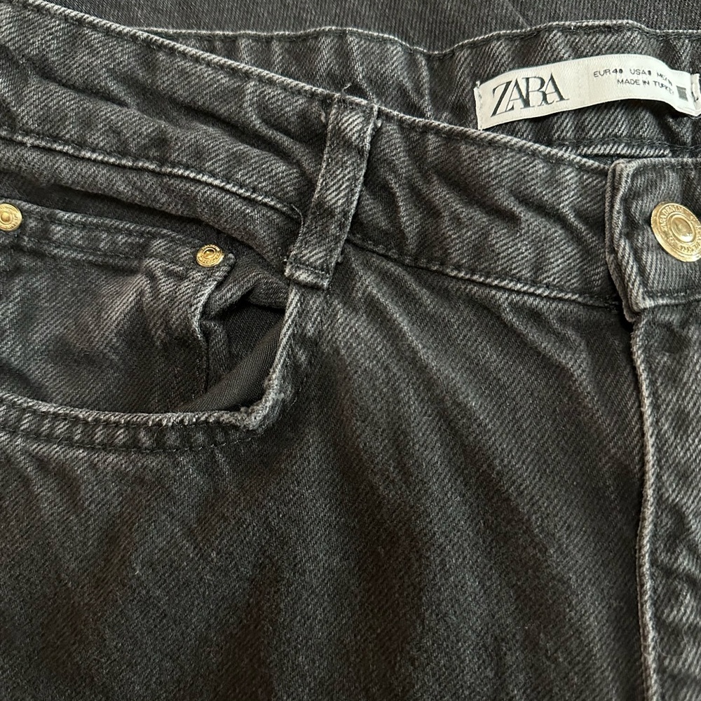 Zara High Rise Straight Leg Black Distressed Knee Jeans in Black Women’s Size 8 - Picture 3 of 5